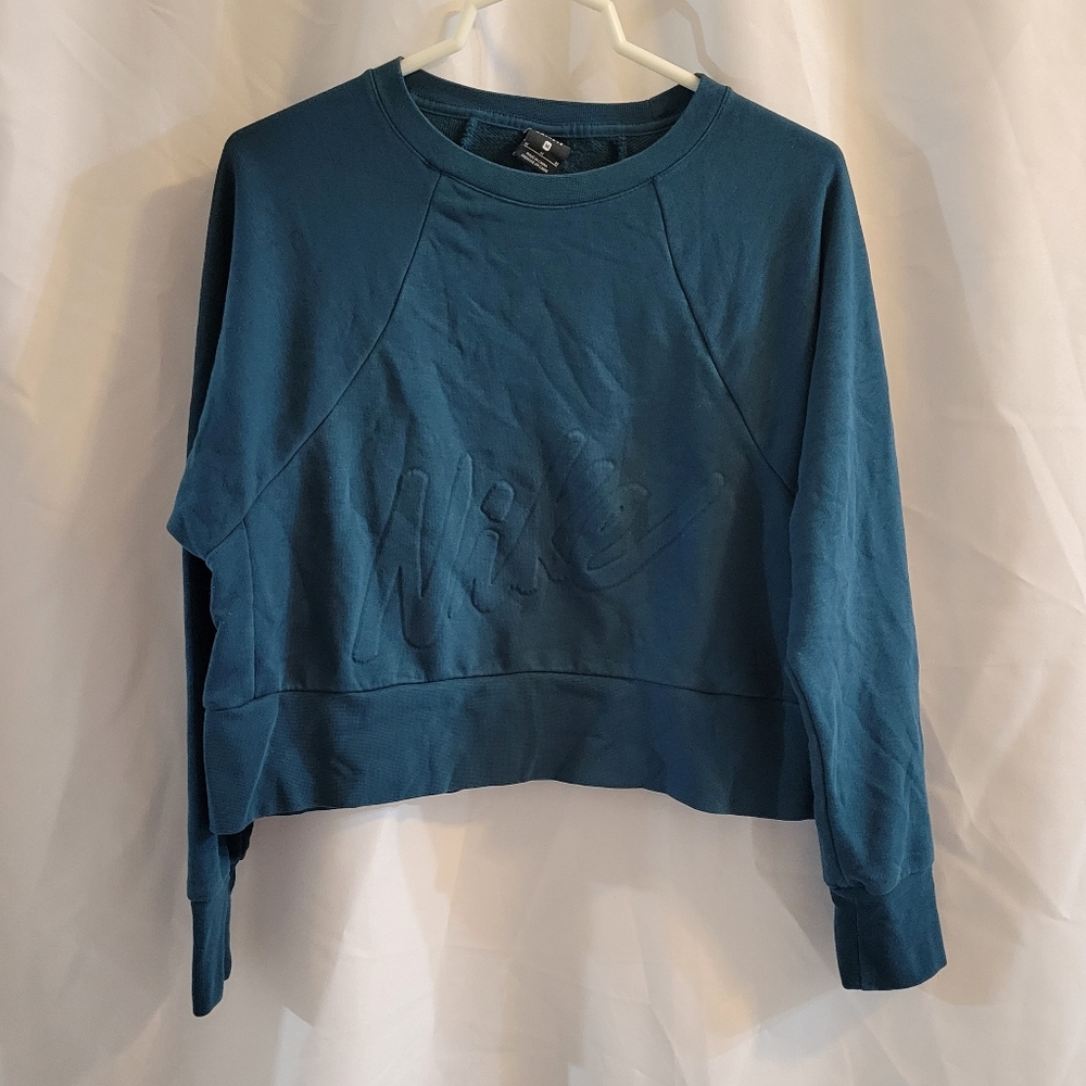 Nike Dri-Fit Cropped Sweatshirt Size M